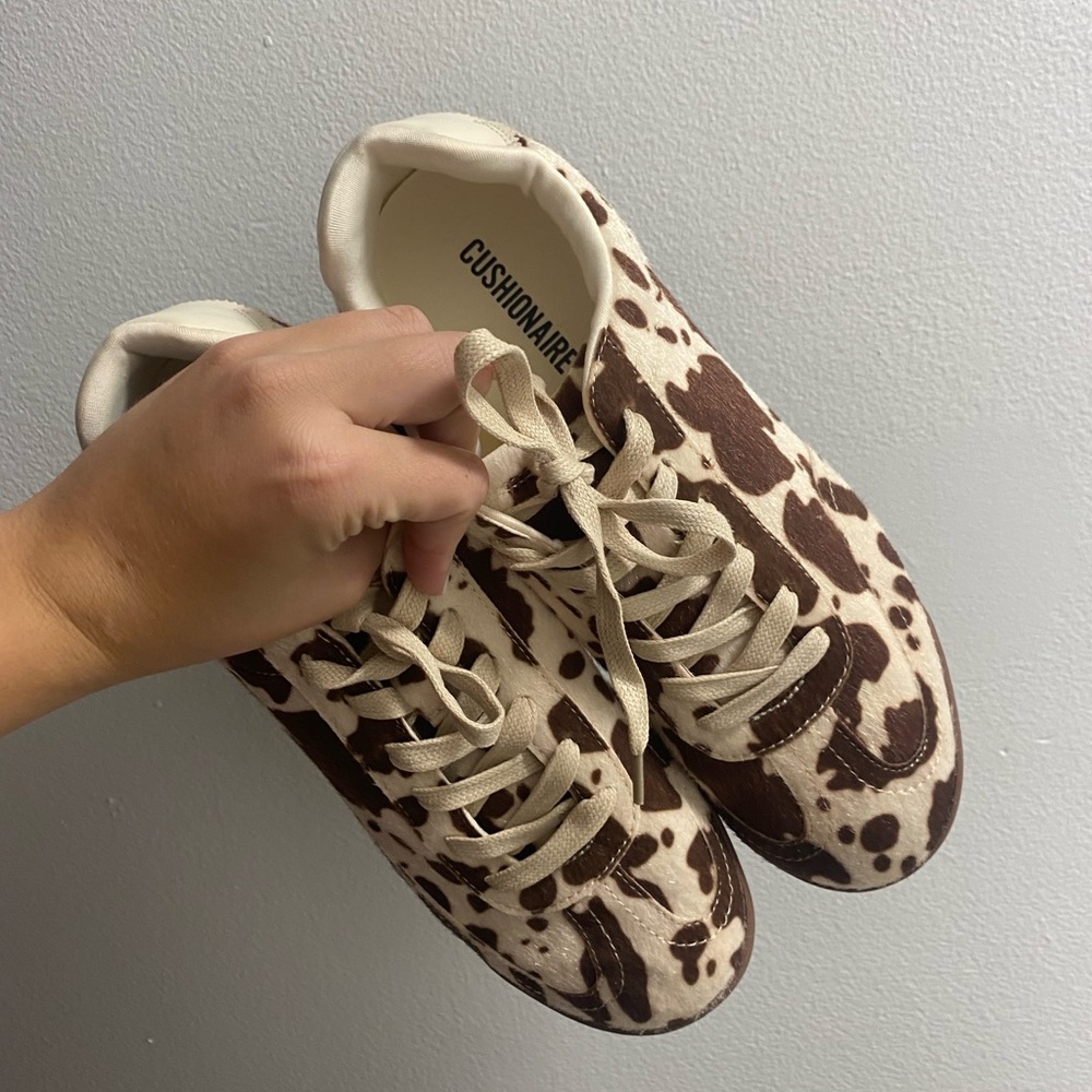 Cushionaire Women's Brown and Cream Cow Print Sneakers - Picture 6 of 6